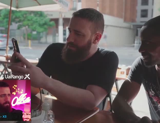 Olkabone entrevistando